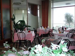 Crown Hotel - photo 3