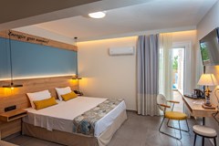 Mythic Summer Hotel - photo 36