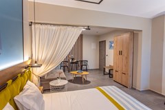 Mythic Summer Hotel - photo 39