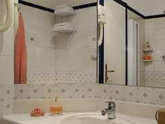 Ascot Hotel - photo 16
