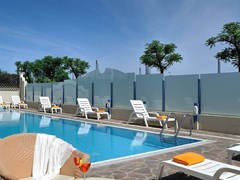 Ascot Hotel - photo 2