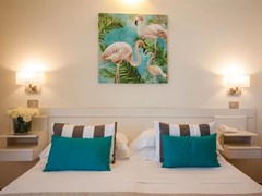 Mon Cheri Hotel - photo 11