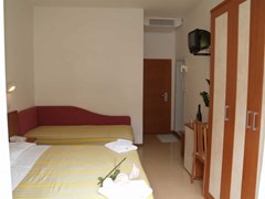San Marino Hotel - photo 11