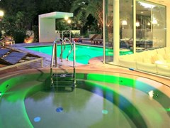 Select Suites & Spa Hotel - photo 3