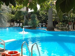 Reginna Palace Hotel - photo 2