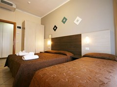 Senyor Hotel - photo 11