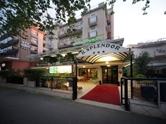 Splendor Hotel - photo 2