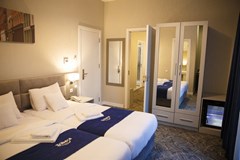Tribeca Hotel - photo 3
