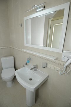 Crown Hotel - photo 1