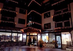Zara Hotel - photo 2