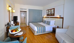 Golden Bay Beach Hotel - photo 4