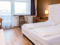 Alaska Hotel - photo 15