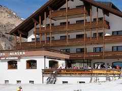 Alaska Hotel - photo 1
