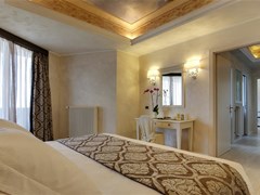 Panoramic Plaza Hotel - photo 26