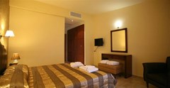 Tesoro Hotel - photo 8