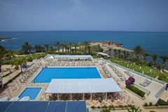 Queen's Bay Hotel - photo 5