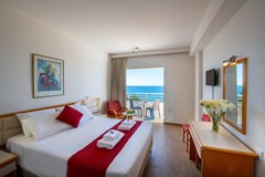 Queen's Bay Hotel: Twin/Double Room - photo 15
