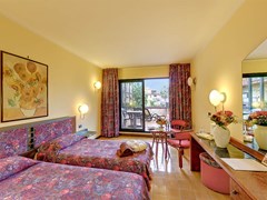 Caesar Palace Hotel - photo 16