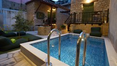Athenian Residences Pool & Luxury Suites - photo 6