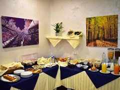 Happy Hotel - photo 7