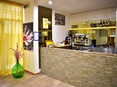 Happy Hotel - photo 6