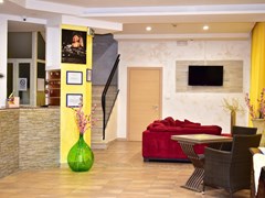 Happy Hotel - photo 3