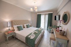 Eva Beach Hotel - photo 2