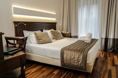 Grand Hotel Des Arts: Double Standard - photo 4