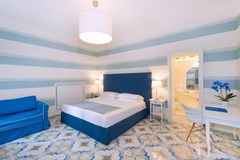 Relais Correale Rooms & Garden: Junior Suite Jacuzzi - photo 12