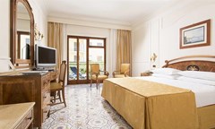 De La Ville Grand Hotel: Double Classic With Balcony Garden View - photo 2