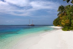 Vilamendhoo Island Resort & Spa - photo 2