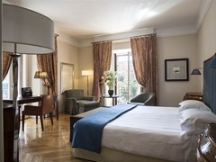 Luxe Rose Garden Hotel Roma - photo 12