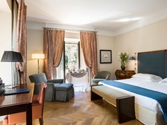 Luxe Rose Garden Hotel Roma - photo 2