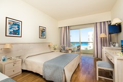 Golden Coast Beach Hotel - photo 10