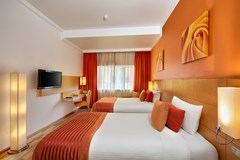 Al Khoory Executive Hotel - photo 18