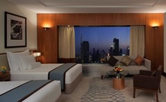 Jumeirah Emirates Towers: Room - photo 13