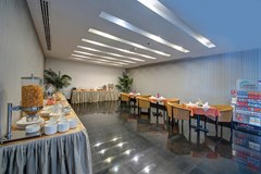 Beach Hotel Apartment - photo 21