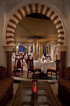 Jumeirah Beach Hotel: Restaurant - photo 185
