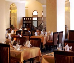 Miramar Al Aqah Beach Resort Fujairah: Restaurant - photo 9