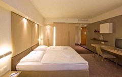 Estrel Hotel Berlin - photo 36
