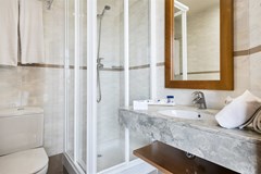Hotel Aranea - photo 1