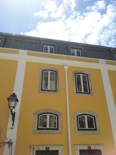 Lisbon Serviced Apartments - Ascensor da Bica - photo 25
