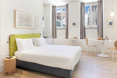 Lisbon Serviced Apartments - Ascensor da Bica - photo 2