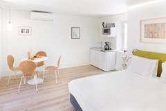 Lisbon Serviced Apartments - Ascensor da Bica - photo 11