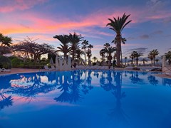 H10 las Palmeras - photo 64