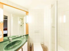 Ibis Wien City - photo 1