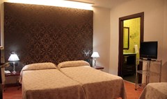 Hostal Venecia - photo 16