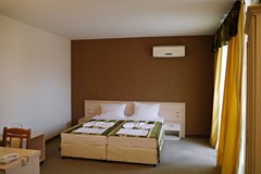 Avalon Apartments - photo 3
