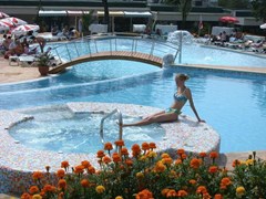 Com Hotel - photo 6