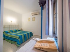 Hotel Checkin Garbí - photo 32